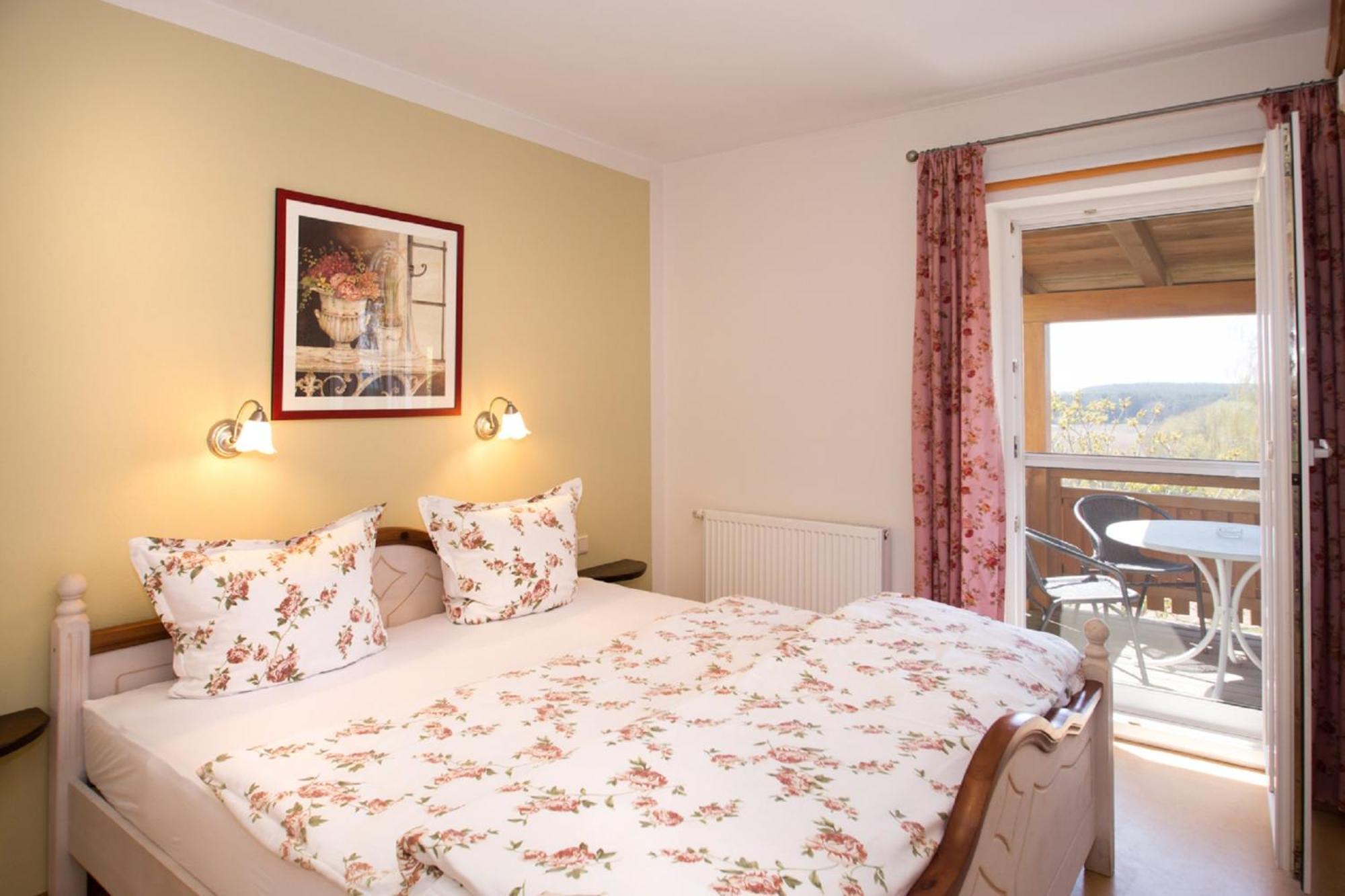Kinder-Ferienhof Burmann Haundorf ภายนอก รูปภาพ